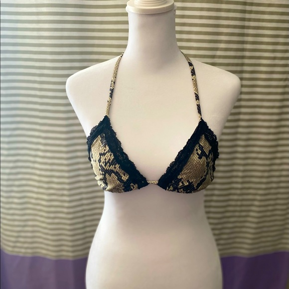 Beach Bunny RARE 1 of 500 Worldwide Snakeskin & Black Lace Bikini Top sz Small